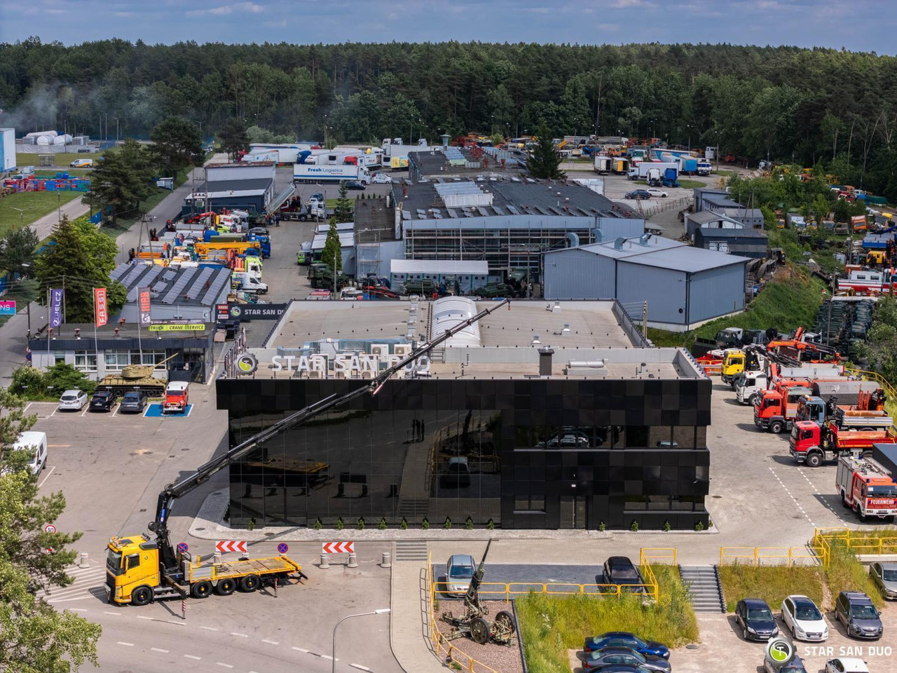 - Truk derek: gambar 2 - Truk derek: gambar 2