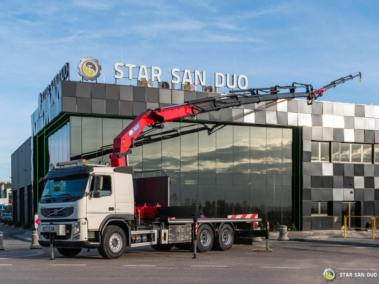 - Truk derek: gambar 1 - Truk derek: gambar 1