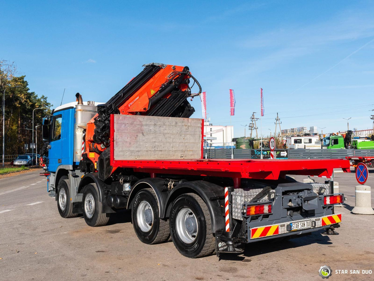 Truk derek : gambar 10