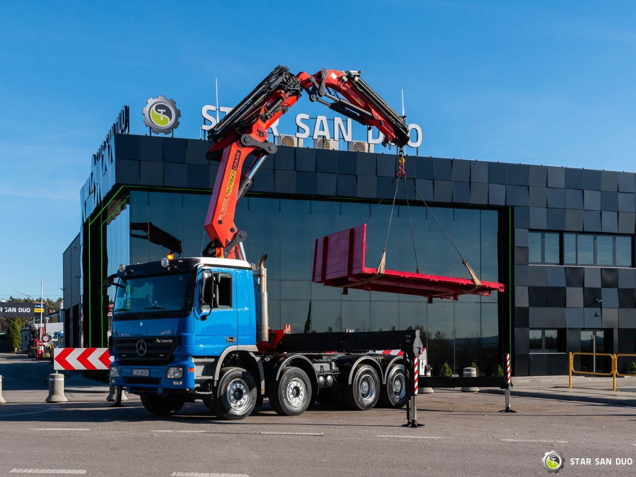 Truk derek : gambar 5