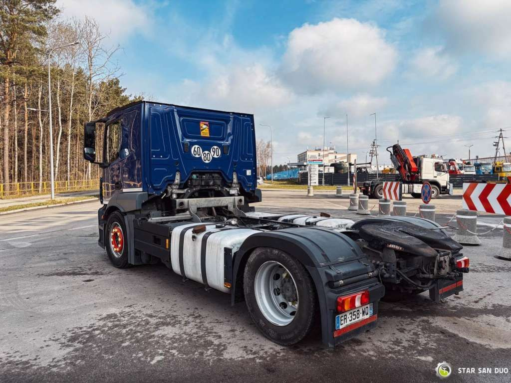 Mercedes-Benz ACTROS 1843 4x2 EURO 6 Hydraulic LOHR - Tractor head: gambar 2 Mercedes-Benz ACTROS 1843 4x2 EURO 6 Hydraulic LOHR - Tractor head: gambar 2