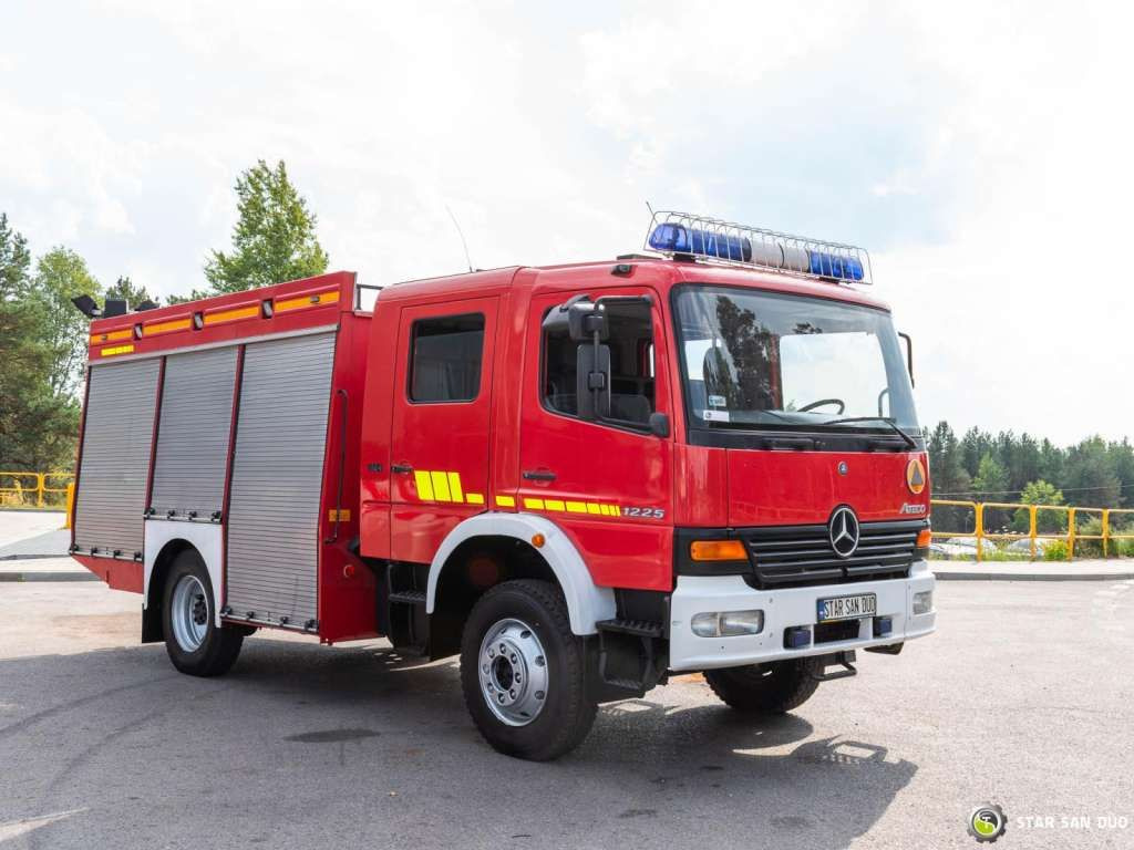 Mercedes-Benz 4x4 ATEGO 1225 CNBOP Fire Brigade - Truk: gambar 2 Mercedes-Benz 4x4 ATEGO 1225 CNBOP Fire Brigade - Truk: gambar 2
