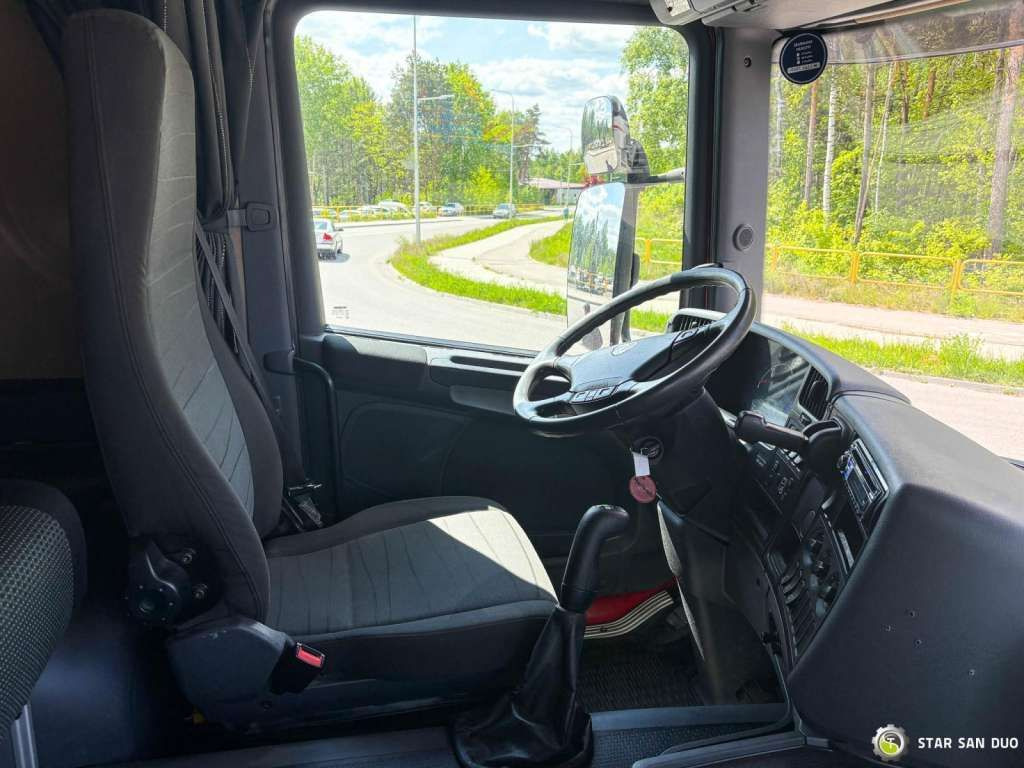 Scania  D 320 FIRE BRIGADE Tank 12,000 Litres - Truk: gambar 3 Scania  D 320 FIRE BRIGADE Tank 12,000 Litres - Truk: gambar 3