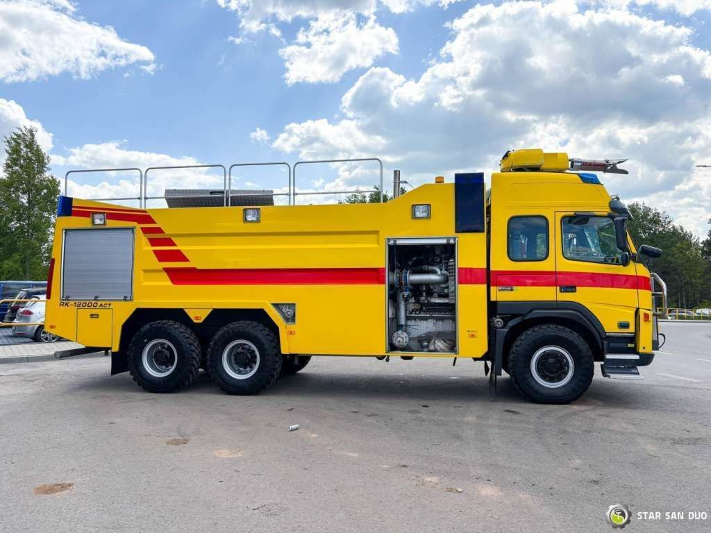 Volvo FM 460 6x6 Rosenbauer Fire Truck LSP Water Tank - Truk: gambar 3 Volvo FM 460 6x6 Rosenbauer Fire Truck LSP Water Tank - Truk: gambar 3