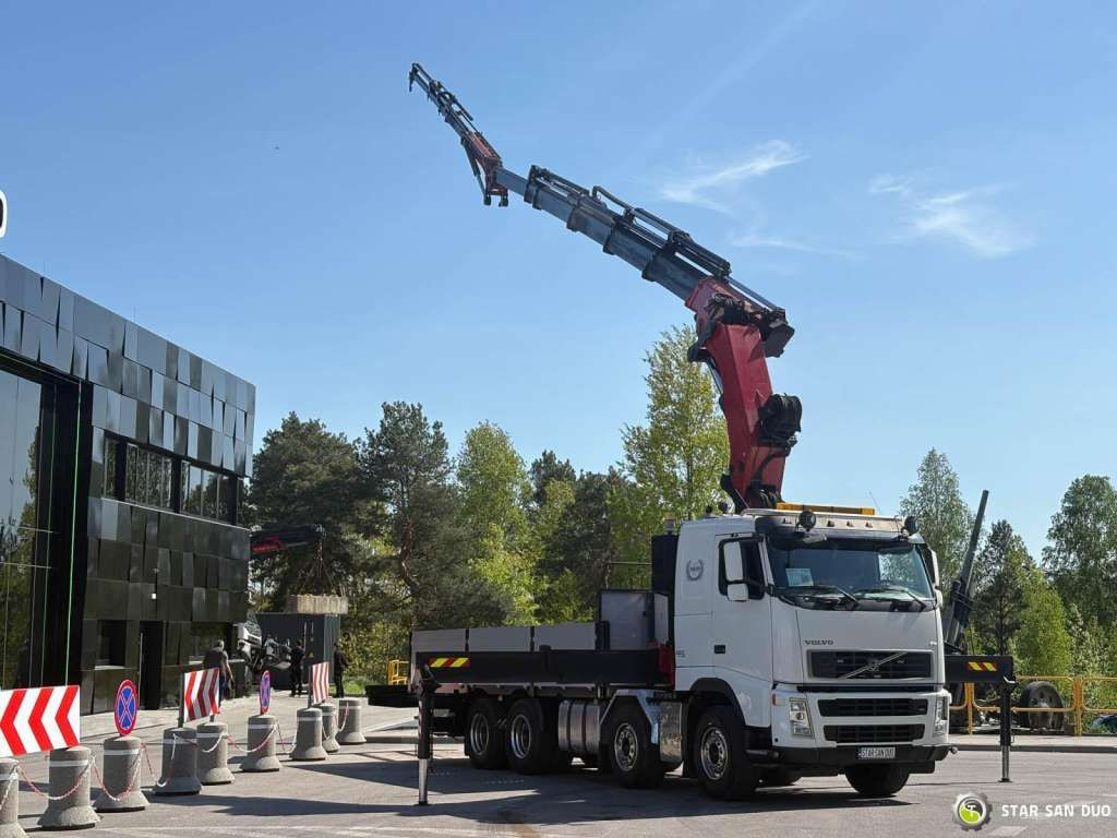 Volvo FH 520 8x4 HMF THOR K6 Fly Jib Euro 4 Winch - Truk derek: gambar 2 Volvo FH 520 8x4 HMF THOR K6 Fly Jib Euro 4 Winch - Truk derek: gambar 2