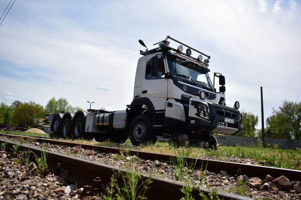 Pengangkut kontainer/ Container truck, Truk derek Volvo NEW FMX 8x4 RAIL ROAD SCHIENEN TWO WAY: gambar 17