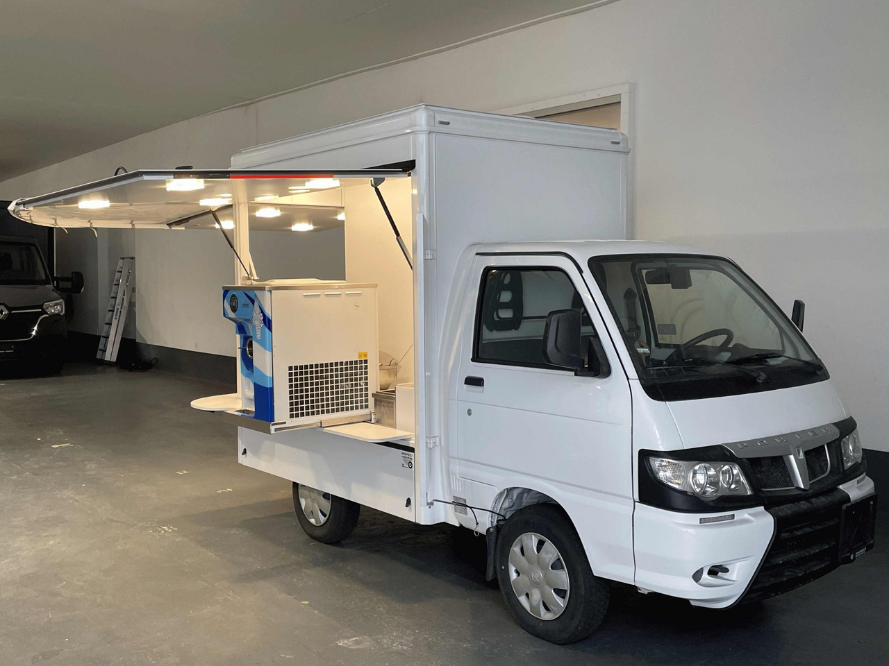 Mobil BORCO HÖHNS - Truk penjual: gambar 4 Mobil BORCO HÖHNS - Truk penjual: gambar 4