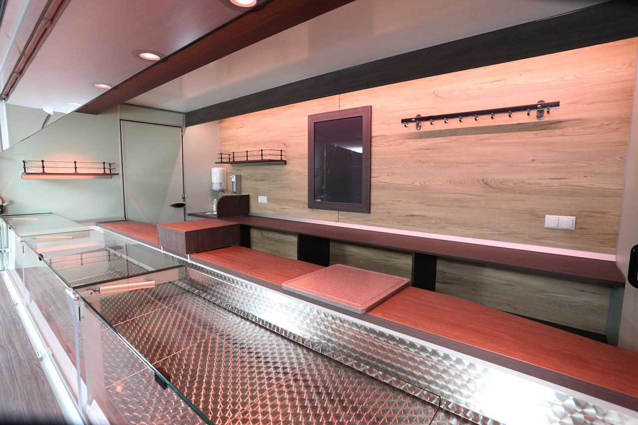 Mobil BORCO HÖHNS - Truk penjual: gambar 2 Mobil BORCO HÖHNS - Truk penjual: gambar 2