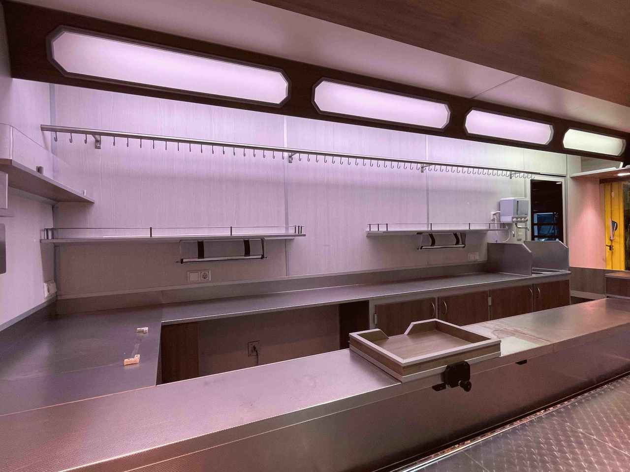 Truk penjual Wochenmarktmobil Esselmann: gambar 13 Truk penjual Wochenmarktmobil Esselmann: gambar 13