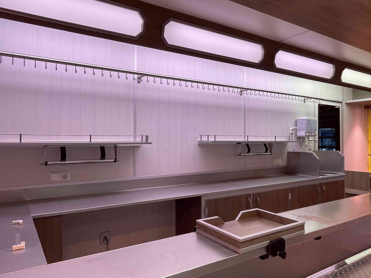 Truk penjual Wochenmarktmobil Esselmann: gambar 11 Truk penjual Wochenmarktmobil Esselmann: gambar 11