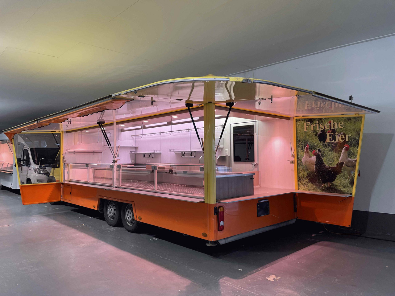 Truk penjual Wochenmarktmobil Esselmann: gambar 6 Truk penjual Wochenmarktmobil Esselmann: gambar 6