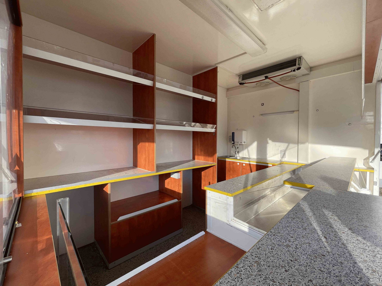 Leasing Wochenmarktmobil Vemus Wochenmarktmobil Vemus: gambar 7 Leasing Wochenmarktmobil Vemus Wochenmarktmobil Vemus: gambar 7