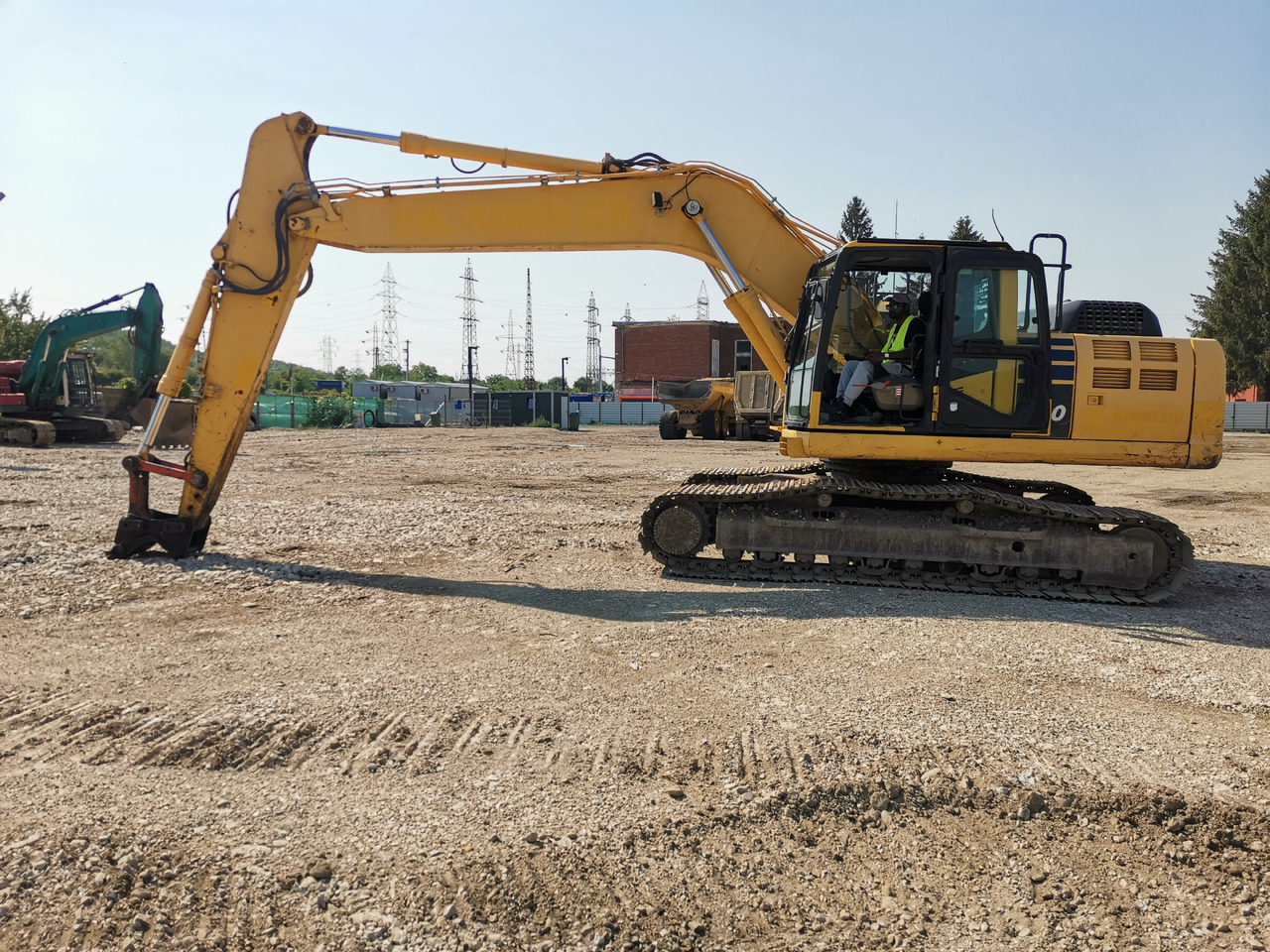 KOMATSU PC240 - Ekskavator: gambar 1 KOMATSU PC240 - Ekskavator: gambar 1