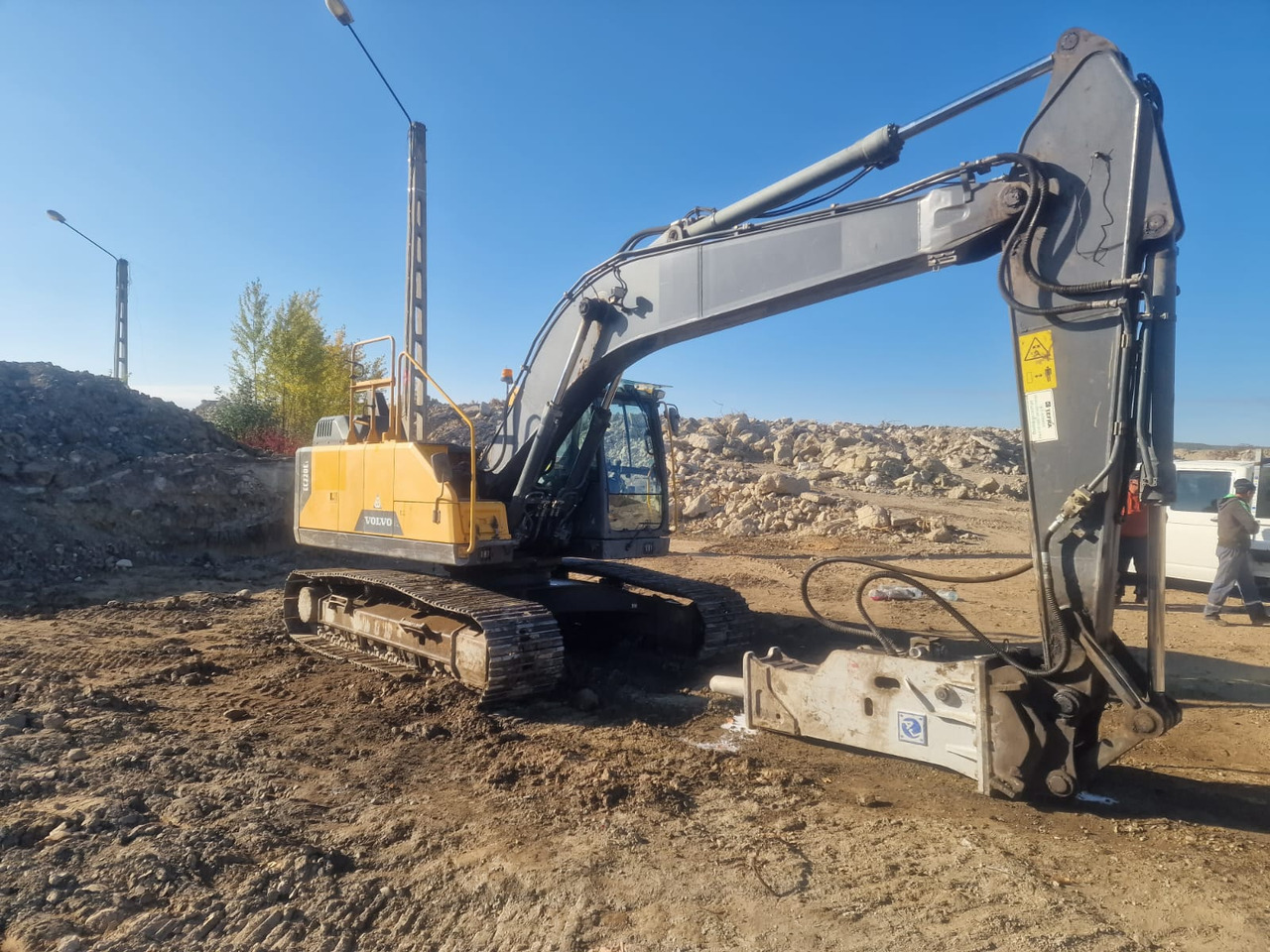 VOLVO EC220 E - Ekskavator: gambar 2 VOLVO EC220 E - Ekskavator: gambar 2