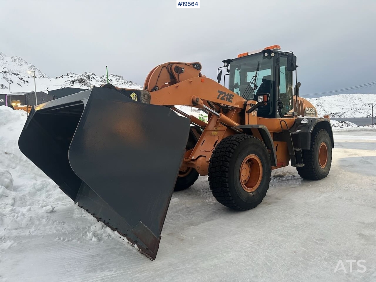 Case 721E hjullaster m/ snøskuffe og grusskuffe. Ny vekt og 2 sett dekk. SE VIDEO - Wheel loader: gambar 2 Case 721E hjullaster m/ snøskuffe og grusskuffe. Ny vekt og 2 sett dekk. SE VIDEO - Wheel loader: gambar 2
