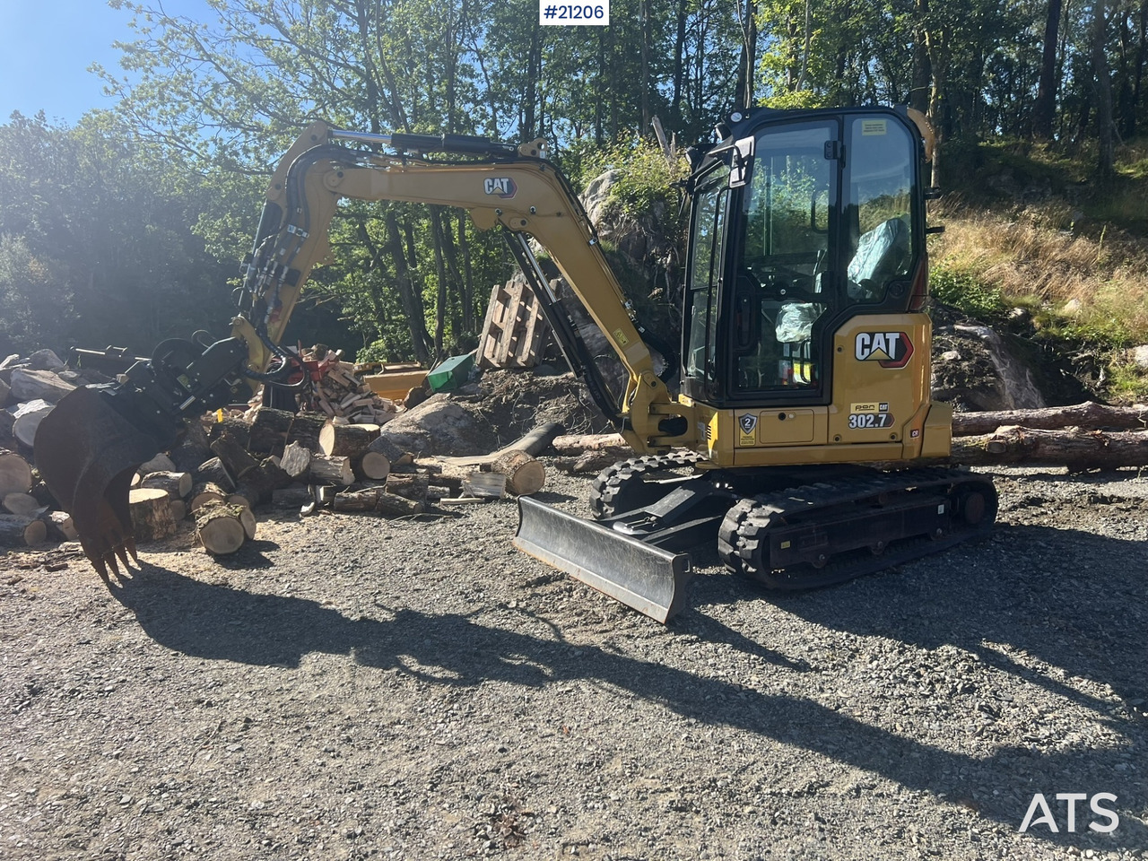 Caterpillar 302.7 CR - Ekskavator mini: gambar 5 Caterpillar 302.7 CR - Ekskavator mini: gambar 5