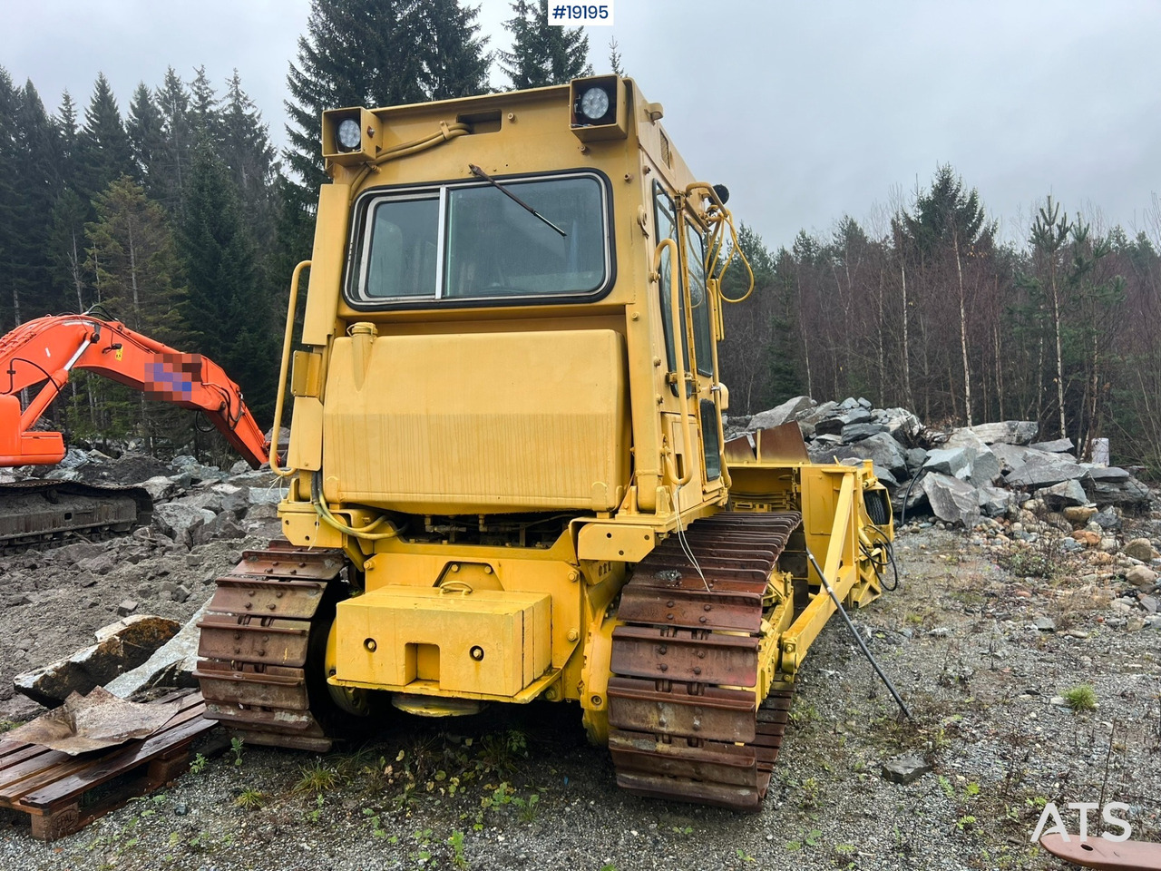 Caterpillar D5B - Bulldozer: gambar 3 Caterpillar D5B - Bulldozer: gambar 3