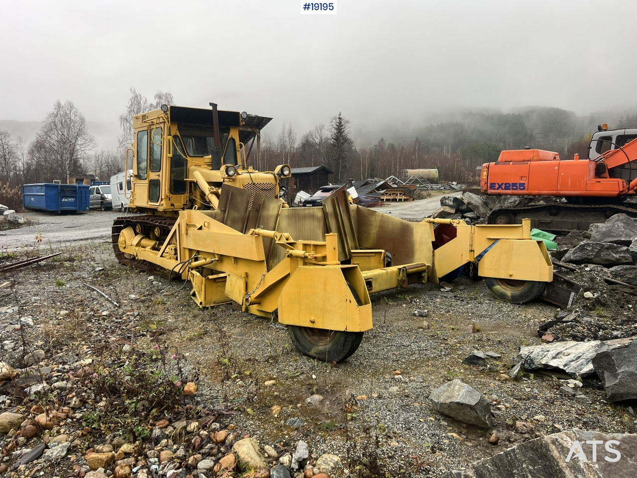 Caterpillar D5B - Bulldozer: gambar 5 Caterpillar D5B - Bulldozer: gambar 5