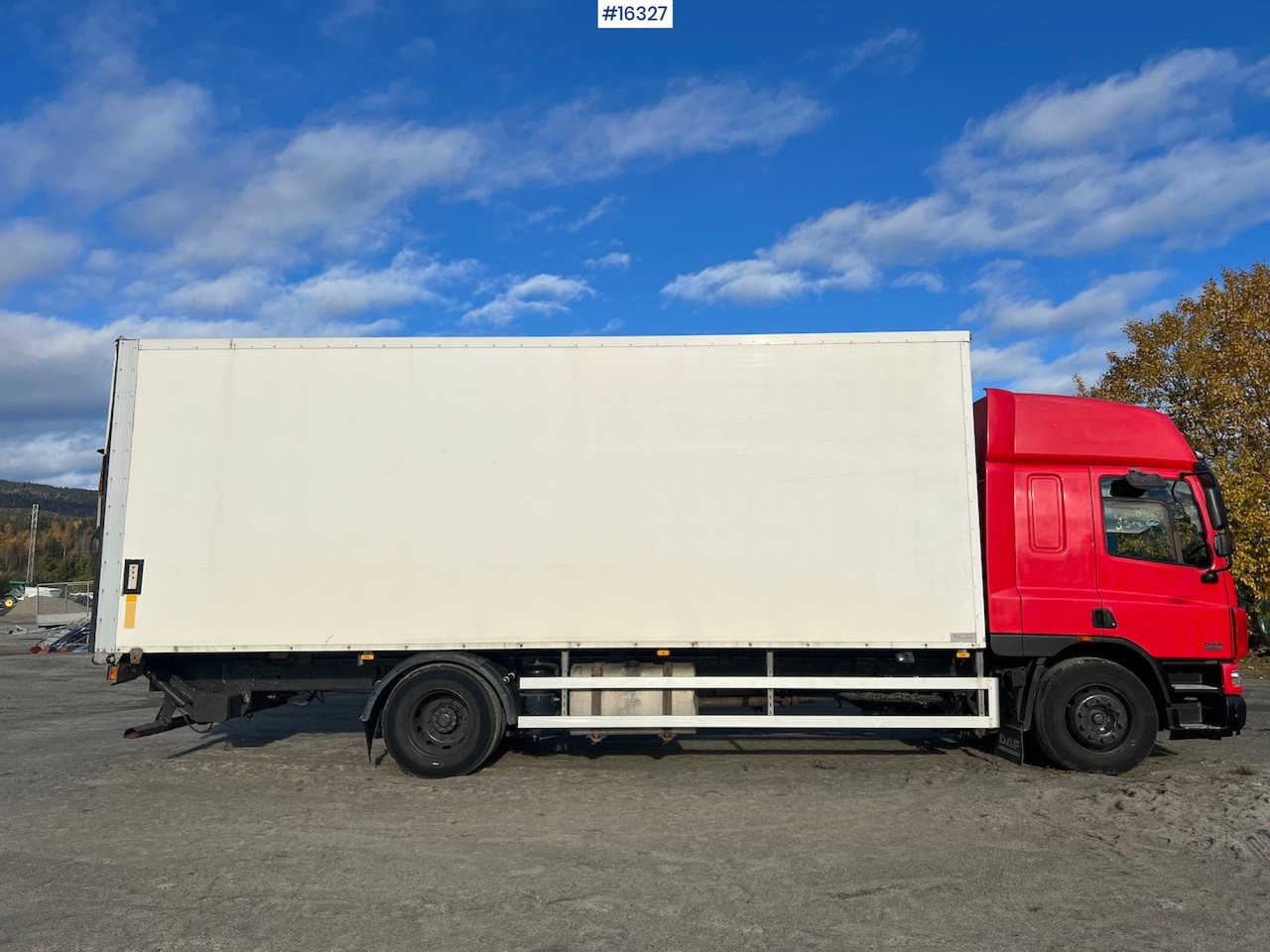 DAF CF75.360 - Truk box: gambar 4 DAF CF75.360 - Truk box: gambar 4