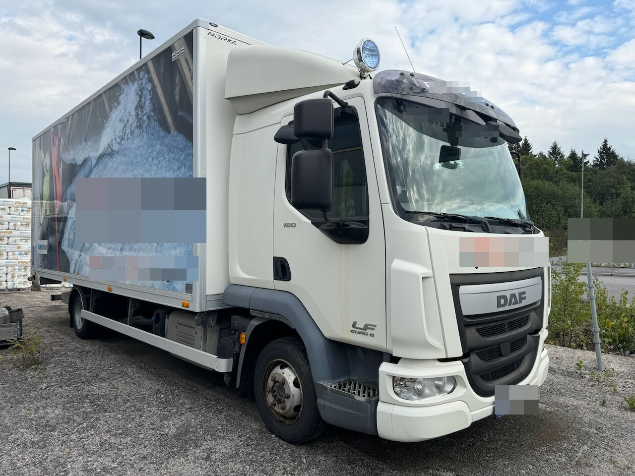 DAF LF 180 - Truk box: gambar 1 DAF LF 180 - Truk box: gambar 1