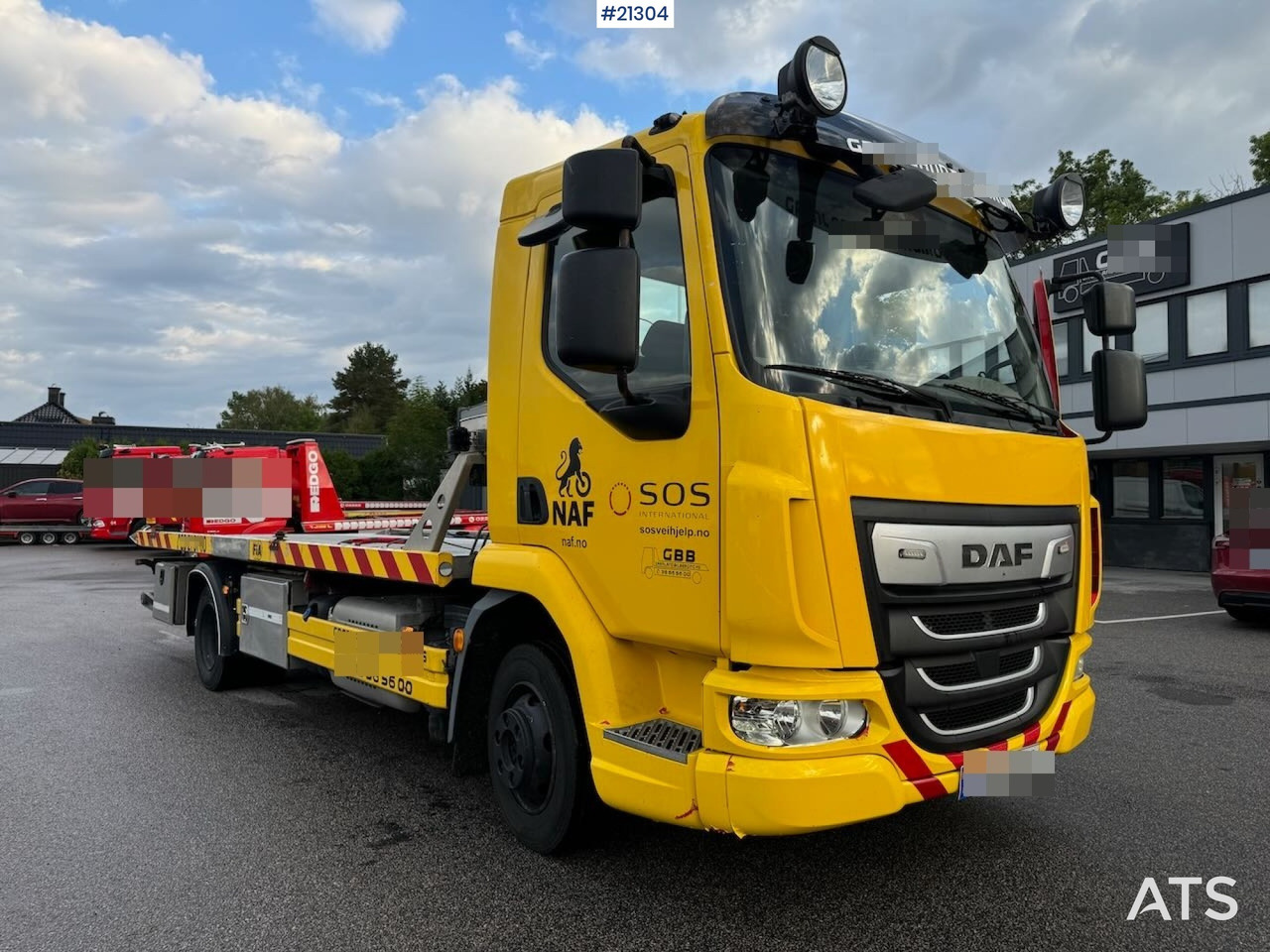 DAF LF210 - Mobil derek: gambar 1 DAF LF210 - Mobil derek: gambar 1