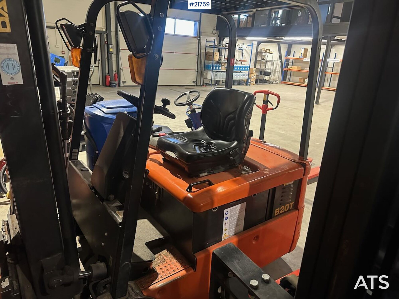 Daewoo B20T truck m/ 4,5 m løftehøyde - Semi-trailer low bed: gambar 5 Daewoo B20T truck m/ 4,5 m løftehøyde - Semi-trailer low bed: gambar 5