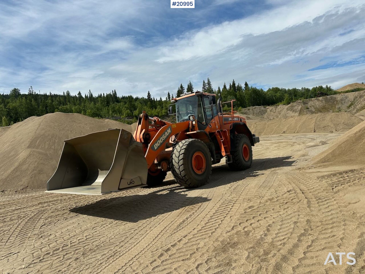 Doosan DL 450-3 - Wheel loader: gambar 1 Doosan DL 450-3 - Wheel loader: gambar 1