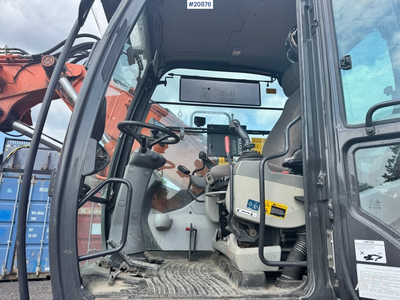 Ekskavator roda Hitachi ZX140W-5B: gambar 25