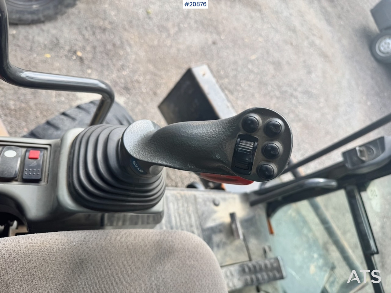 Ekskavator roda Hitachi ZX140W-5B: gambar 32