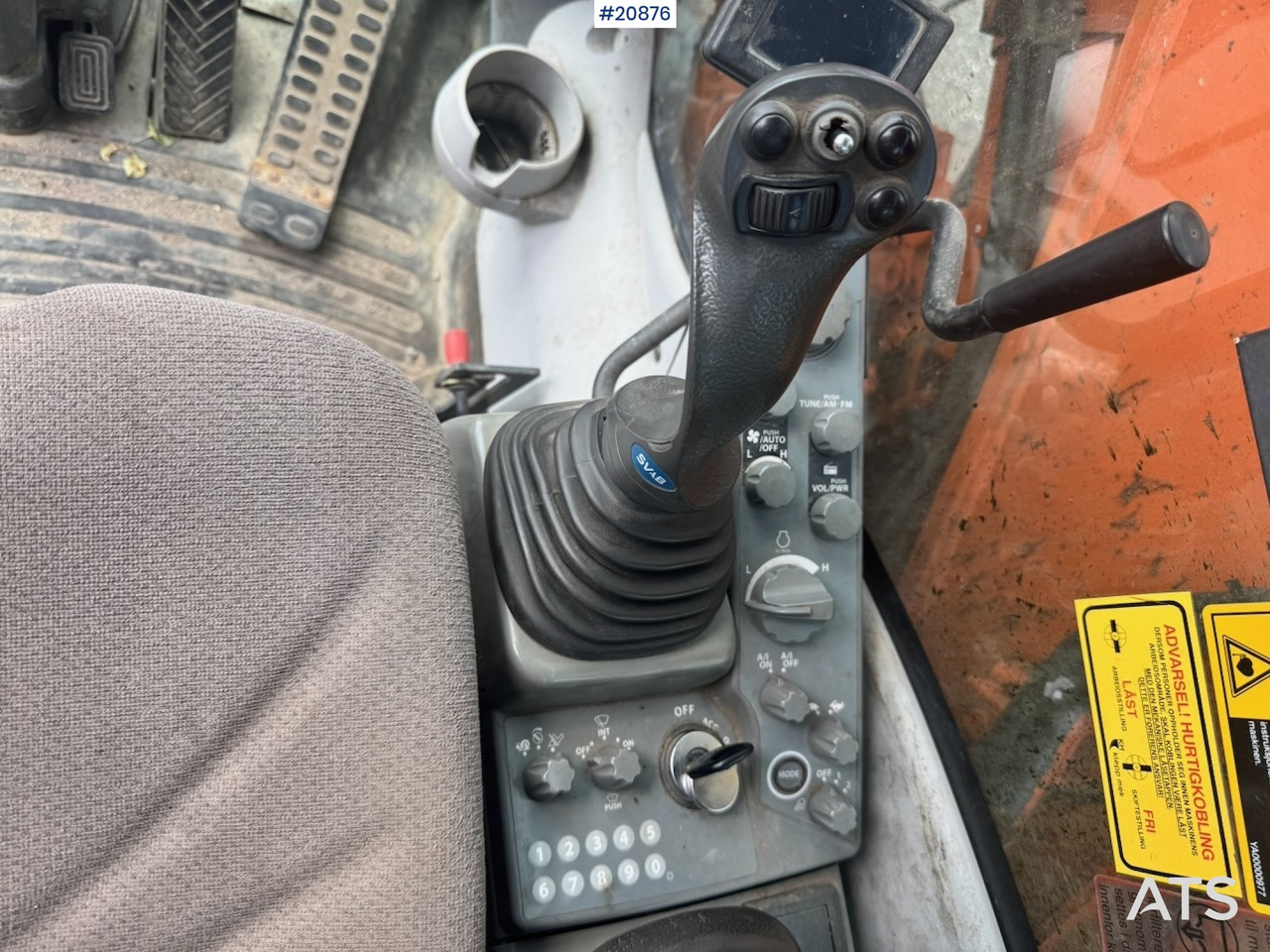 Ekskavator roda Hitachi ZX140W-5B: gambar 31