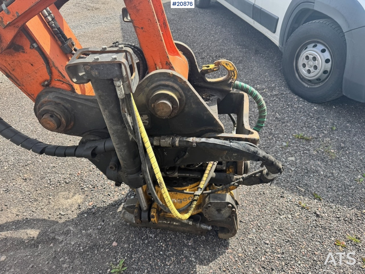 Ekskavator roda Hitachi ZX140W-5B: gambar 22