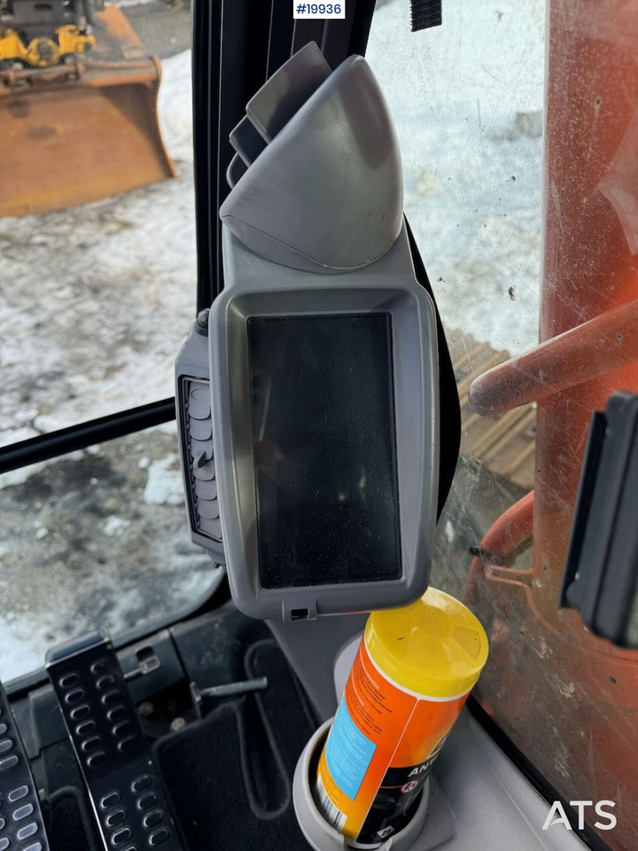 Ekskavator Hitachi ZX300LC-6: gambar 34