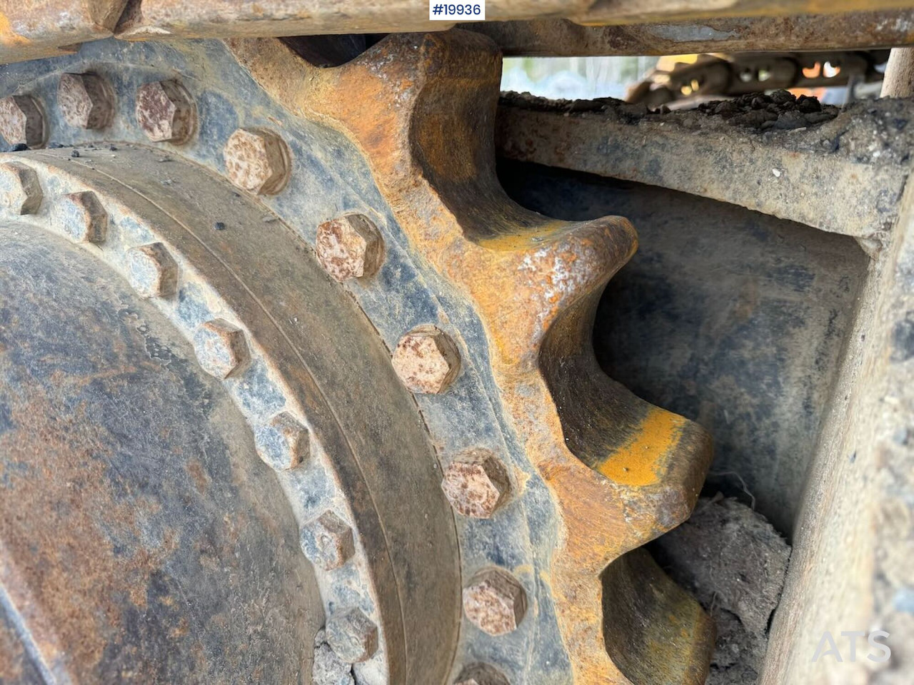 Ekskavator Hitachi ZX300LC-6: gambar 20