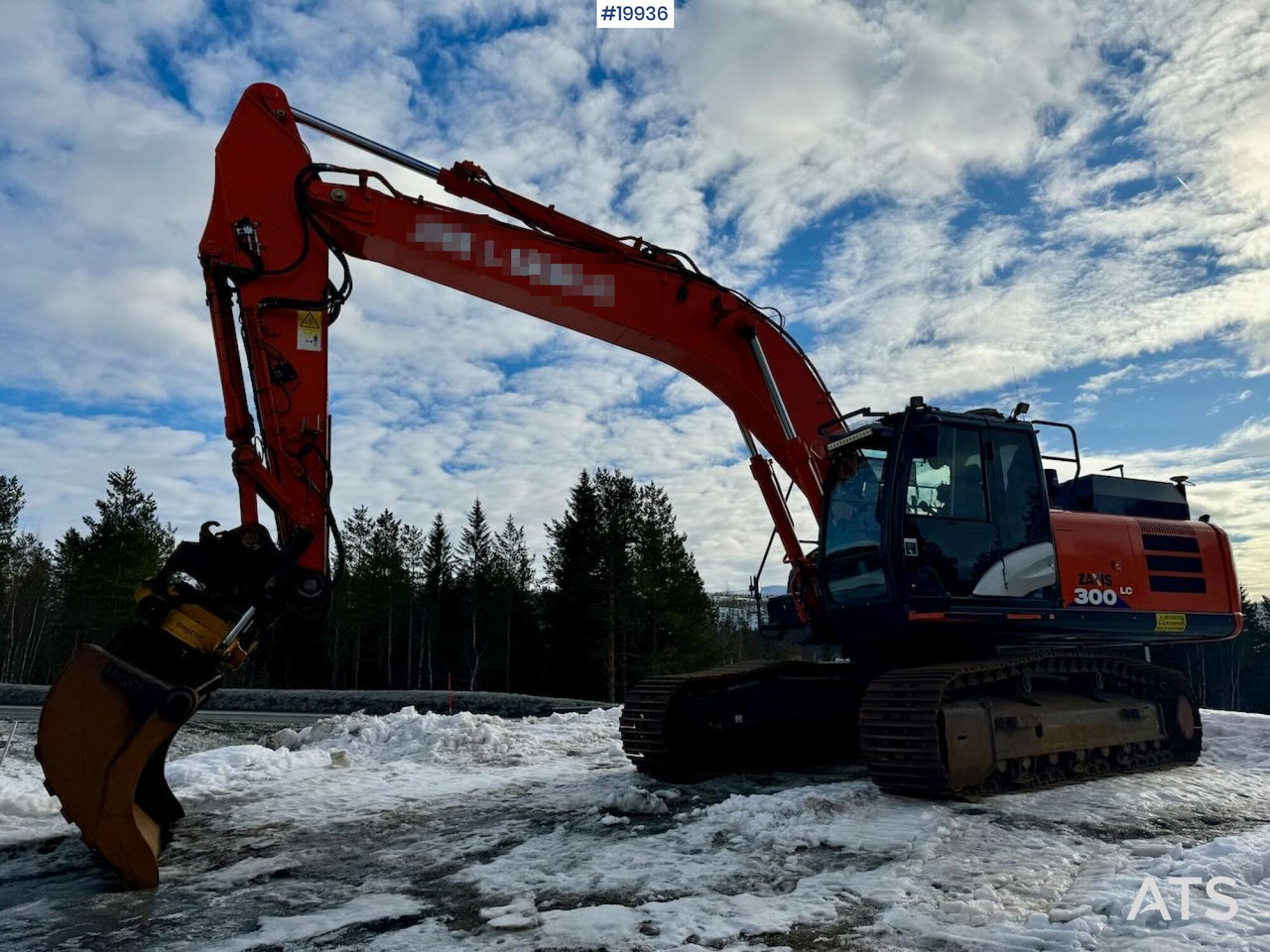 Ekskavator Hitachi ZX300LC-6: gambar 28