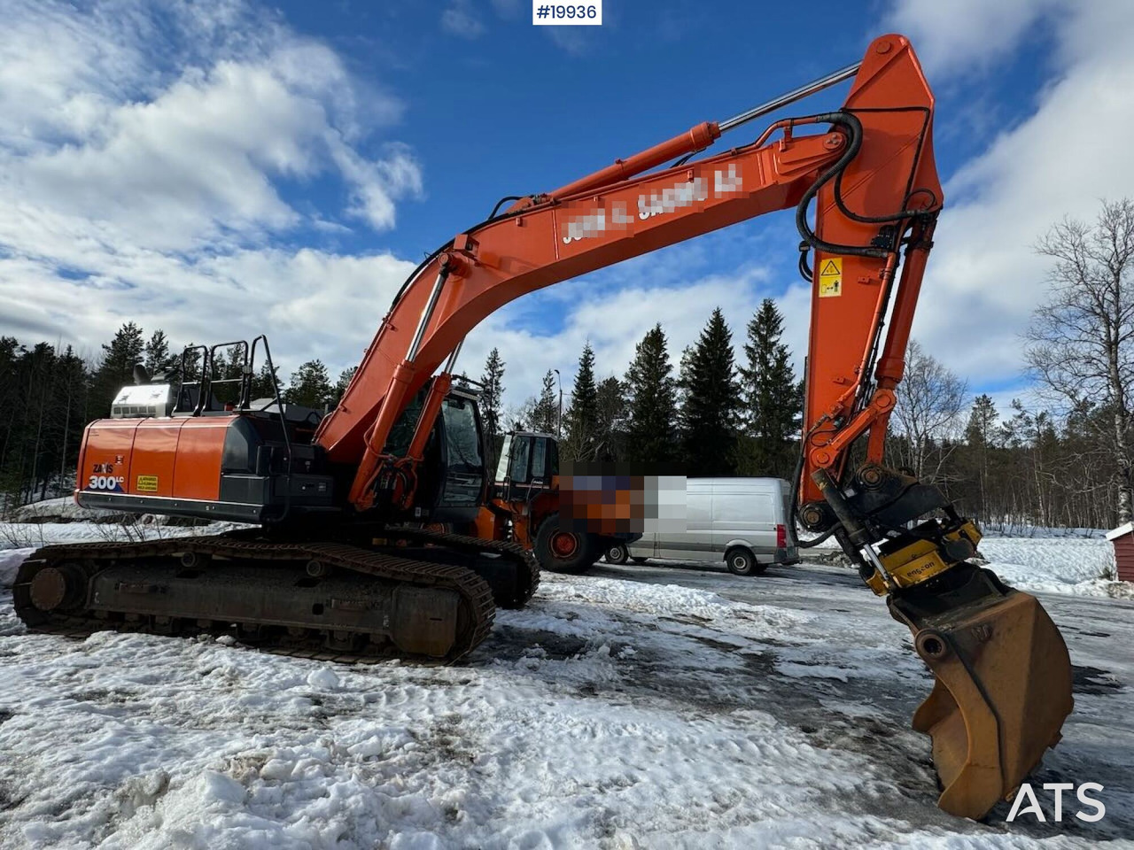Ekskavator Hitachi ZX300LC-6: gambar 6