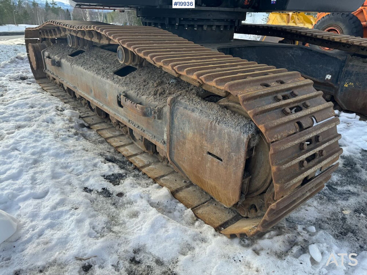Ekskavator Hitachi ZX300LC-6: gambar 17