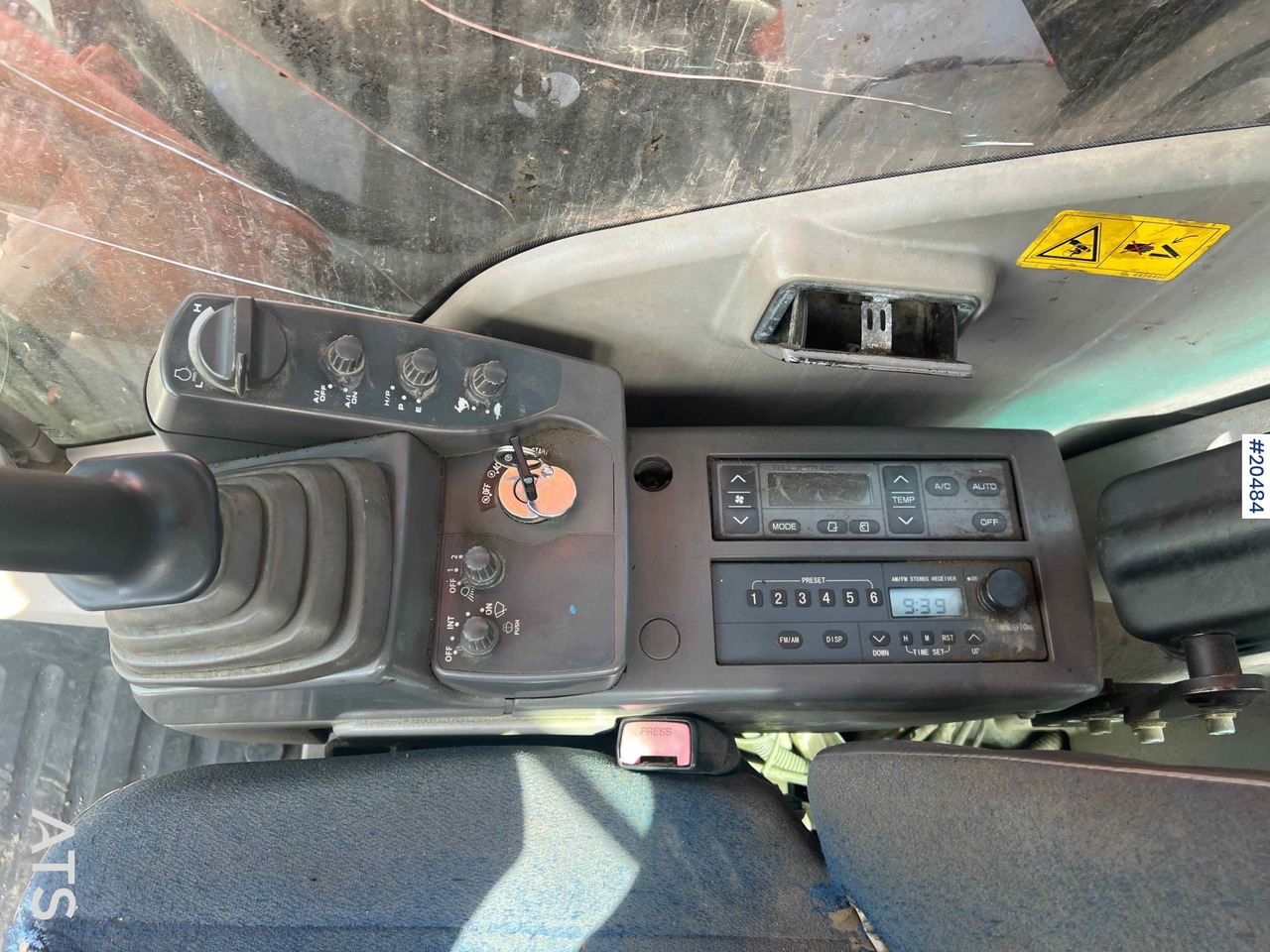 Ekskavator Hitachi ZX350LC-3: gambar 16