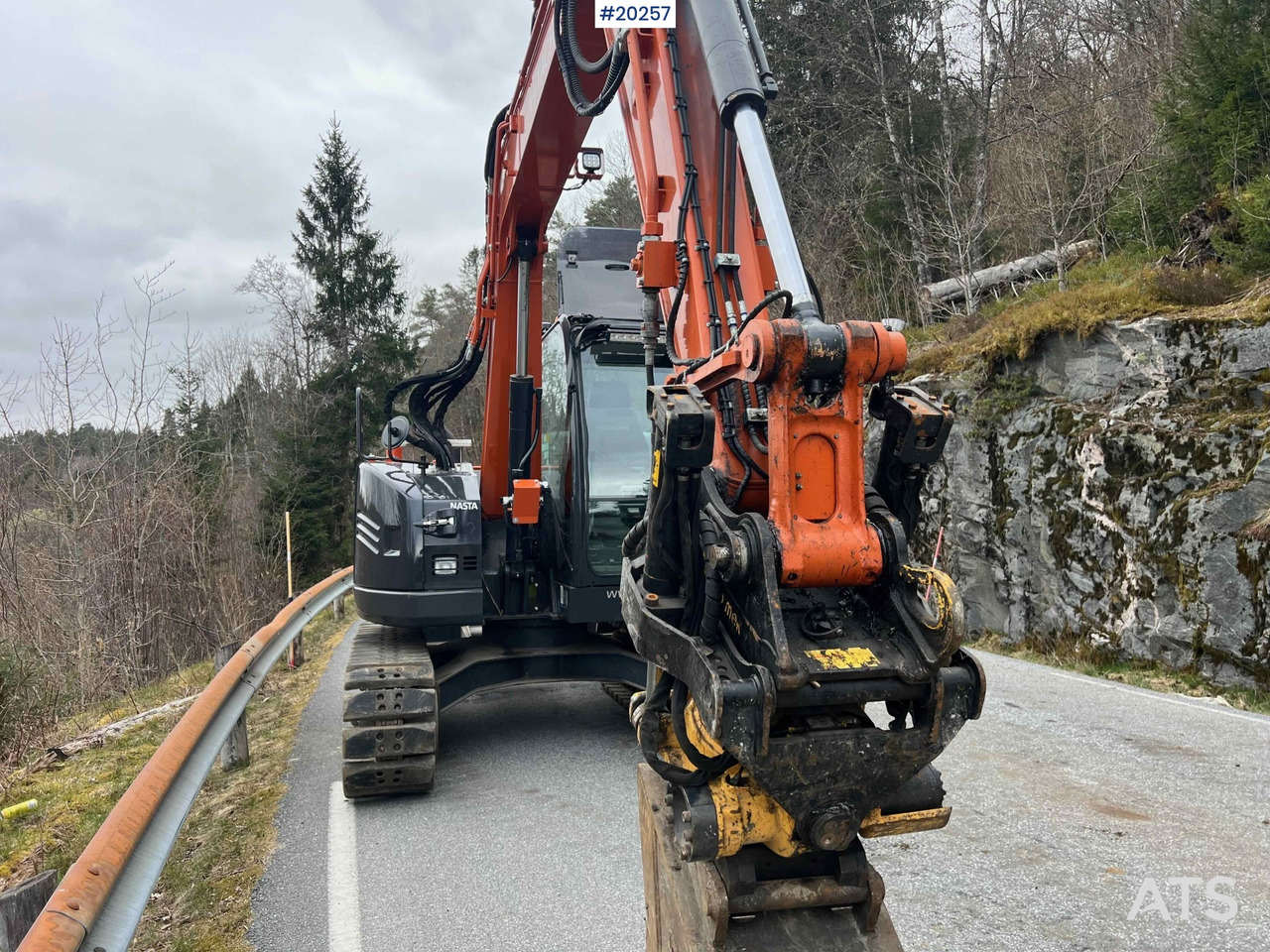 Ekskavator mini Hitachi ZX85 US-6: gambar 13