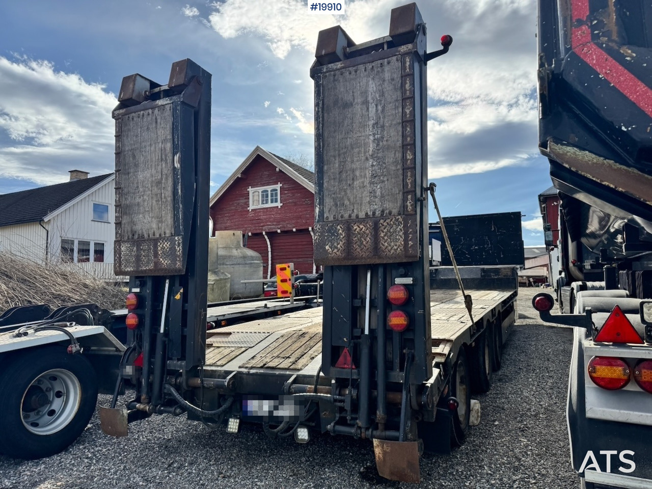 Istrail 3 akslet maskinsemi - Semi-trailer low bed: gambar 4 Istrail 3 akslet maskinsemi - Semi-trailer low bed: gambar 4