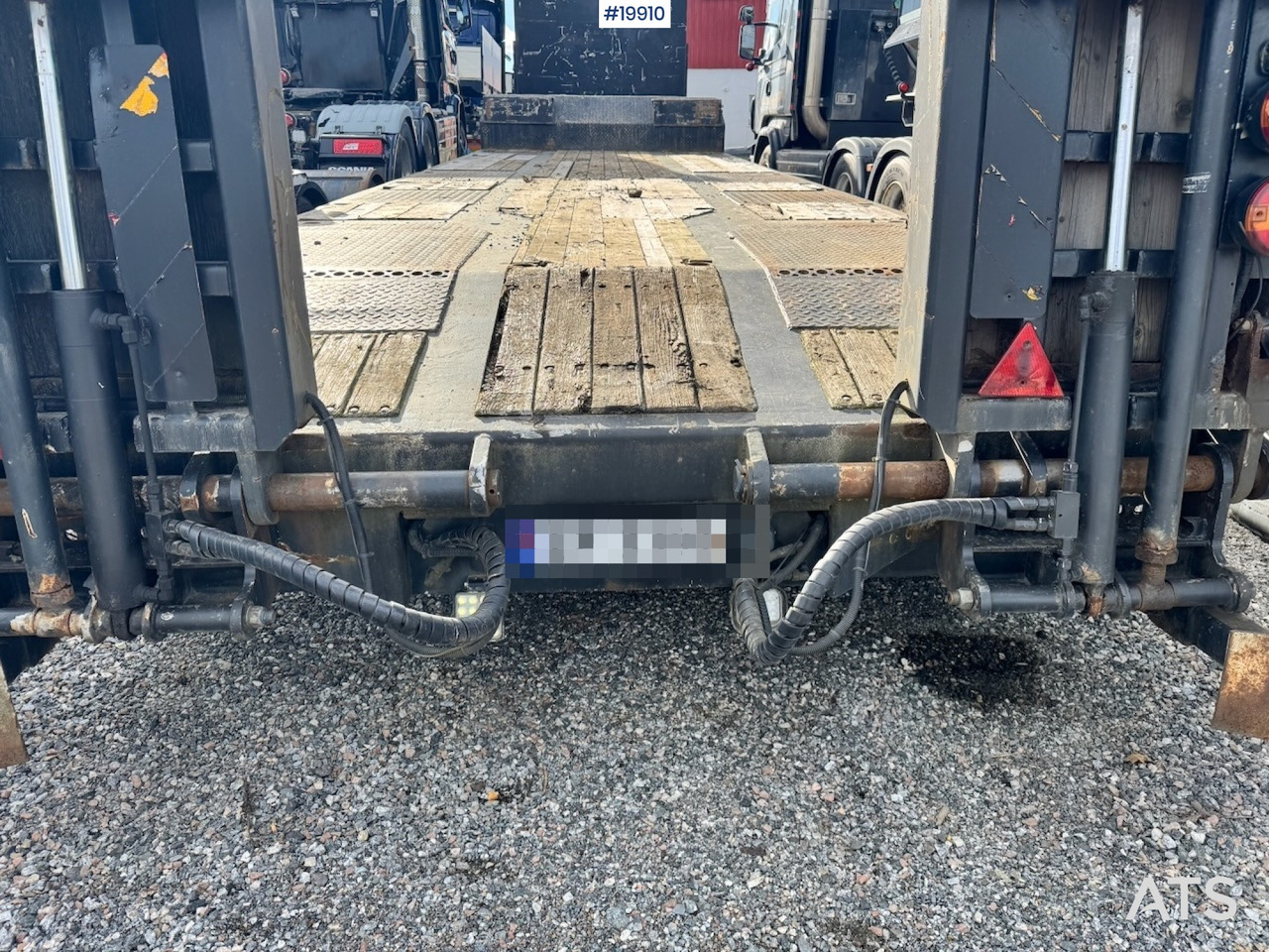Istrail 3 akslet maskinsemi - Semi-trailer low bed: gambar 5 Istrail 3 akslet maskinsemi - Semi-trailer low bed: gambar 5