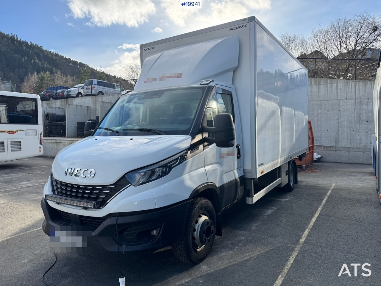 Iveco 70C21 - Truk box: gambar 5 Iveco 70C21 - Truk box: gambar 5