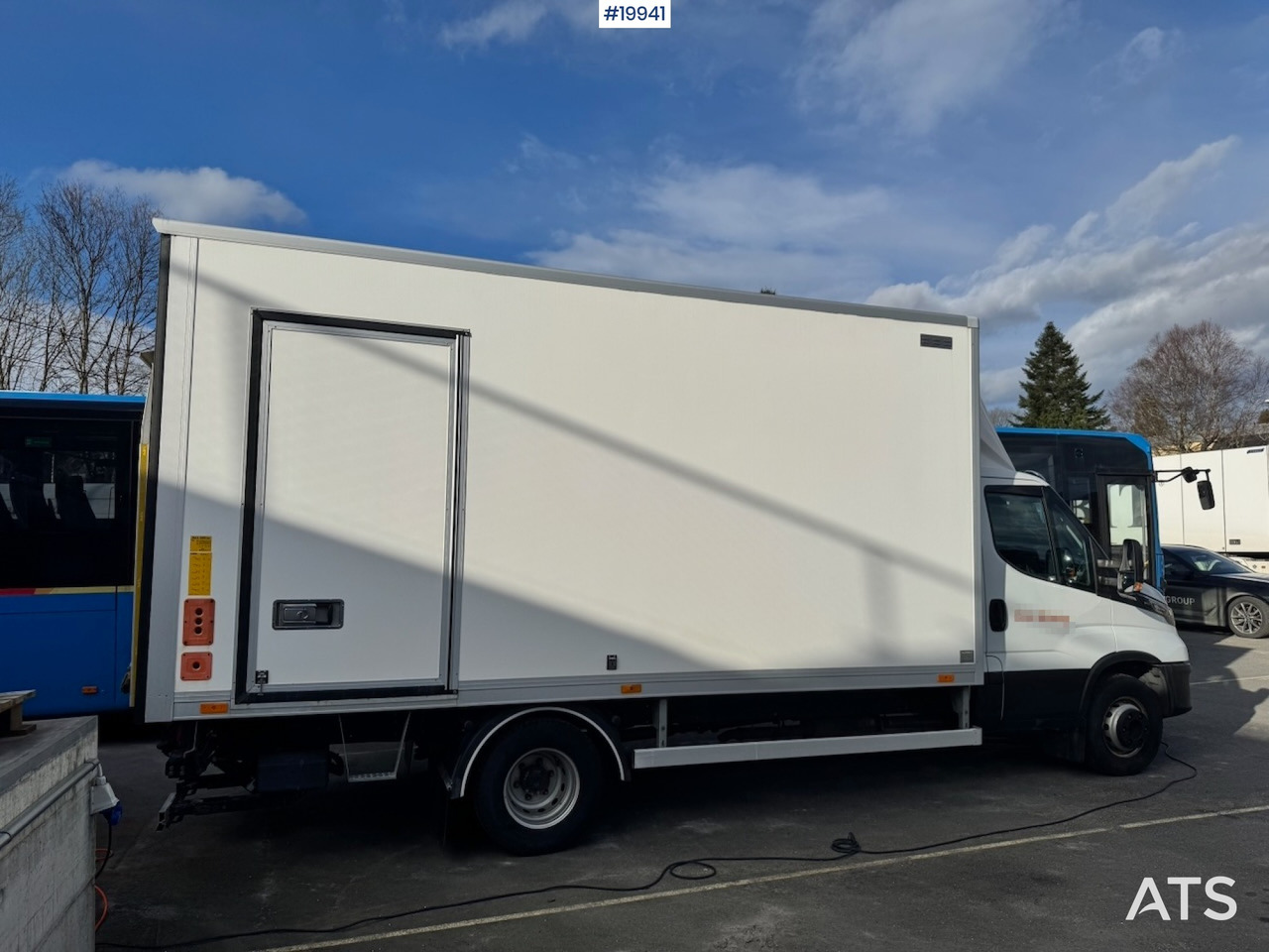 Iveco 70C21 - Truk box: gambar 3 Iveco 70C21 - Truk box: gambar 3