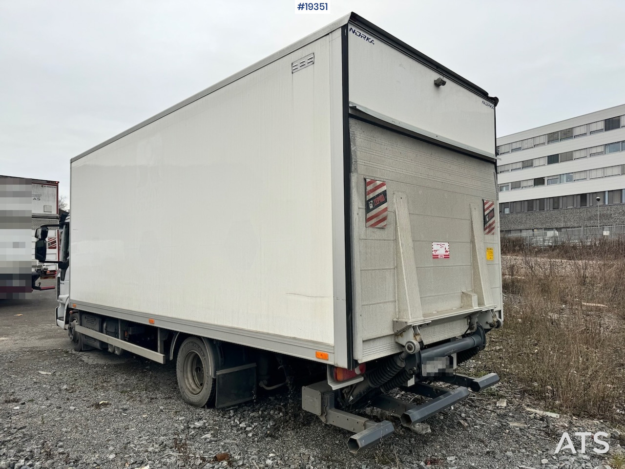 Iveco 75E - Truk box: gambar 5 Iveco 75E - Truk box: gambar 5