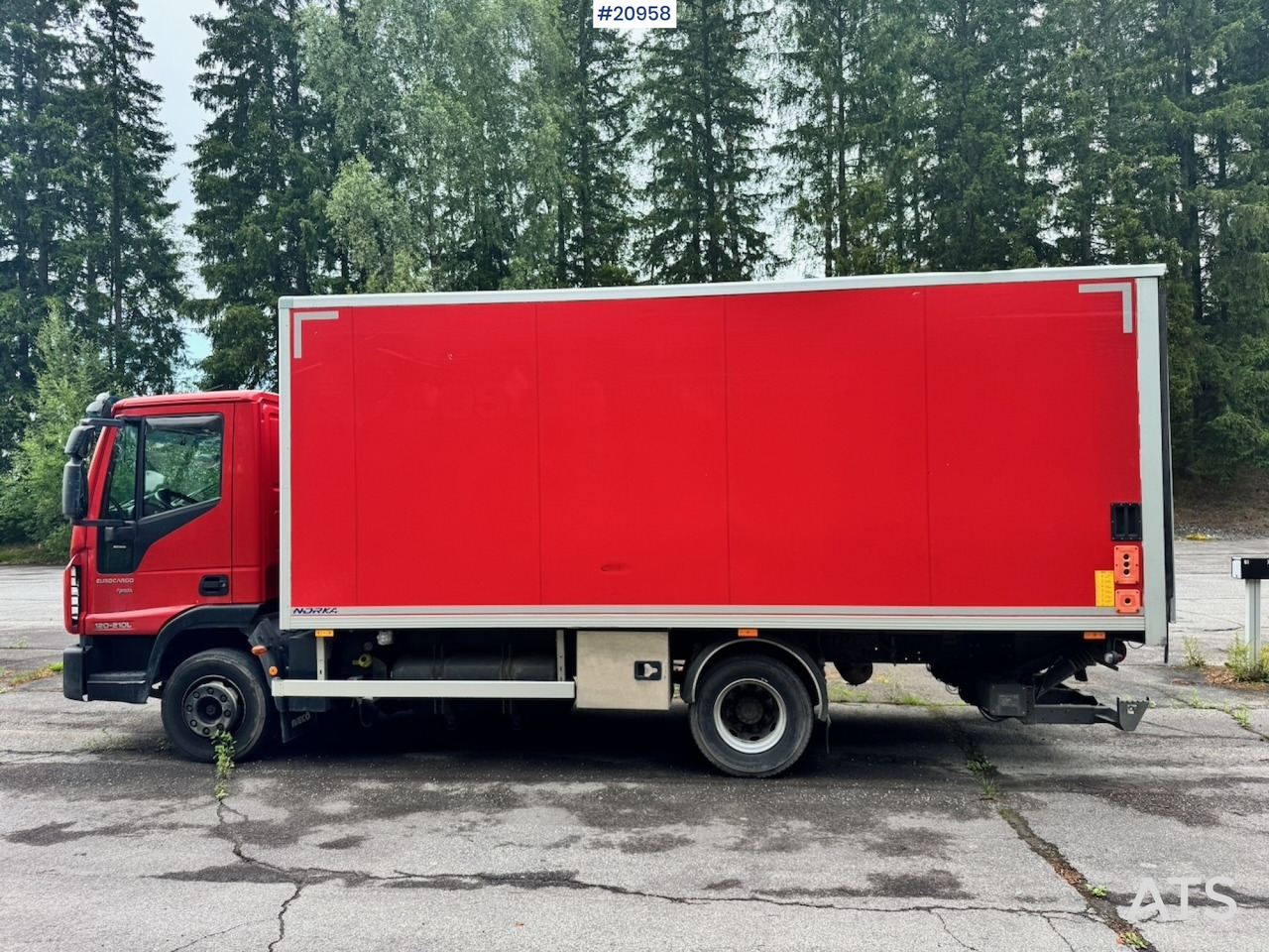 Iveco EuroCargo 120-210L - Truk box: gambar 3 Iveco EuroCargo 120-210L - Truk box: gambar 3
