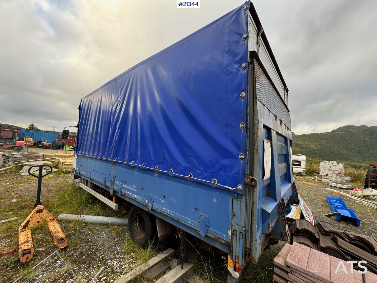 Iveco Eurocargo - Truk dengan terpal samping: gambar 3 Iveco Eurocargo - Truk dengan terpal samping: gambar 3