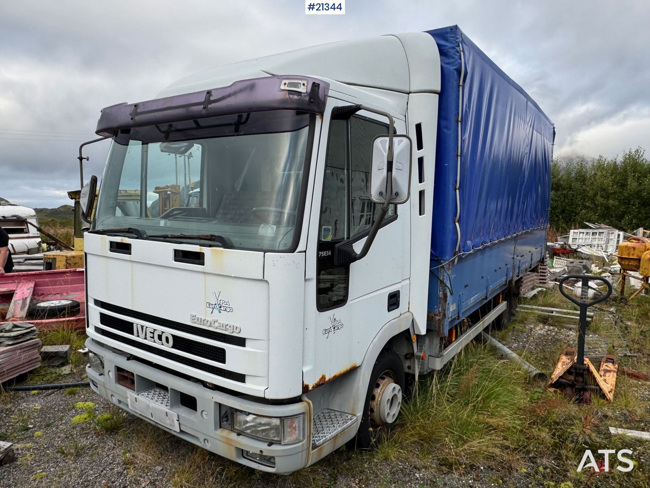 Iveco Eurocargo - Truk dengan terpal samping: gambar 1 Iveco Eurocargo - Truk dengan terpal samping: gambar 1