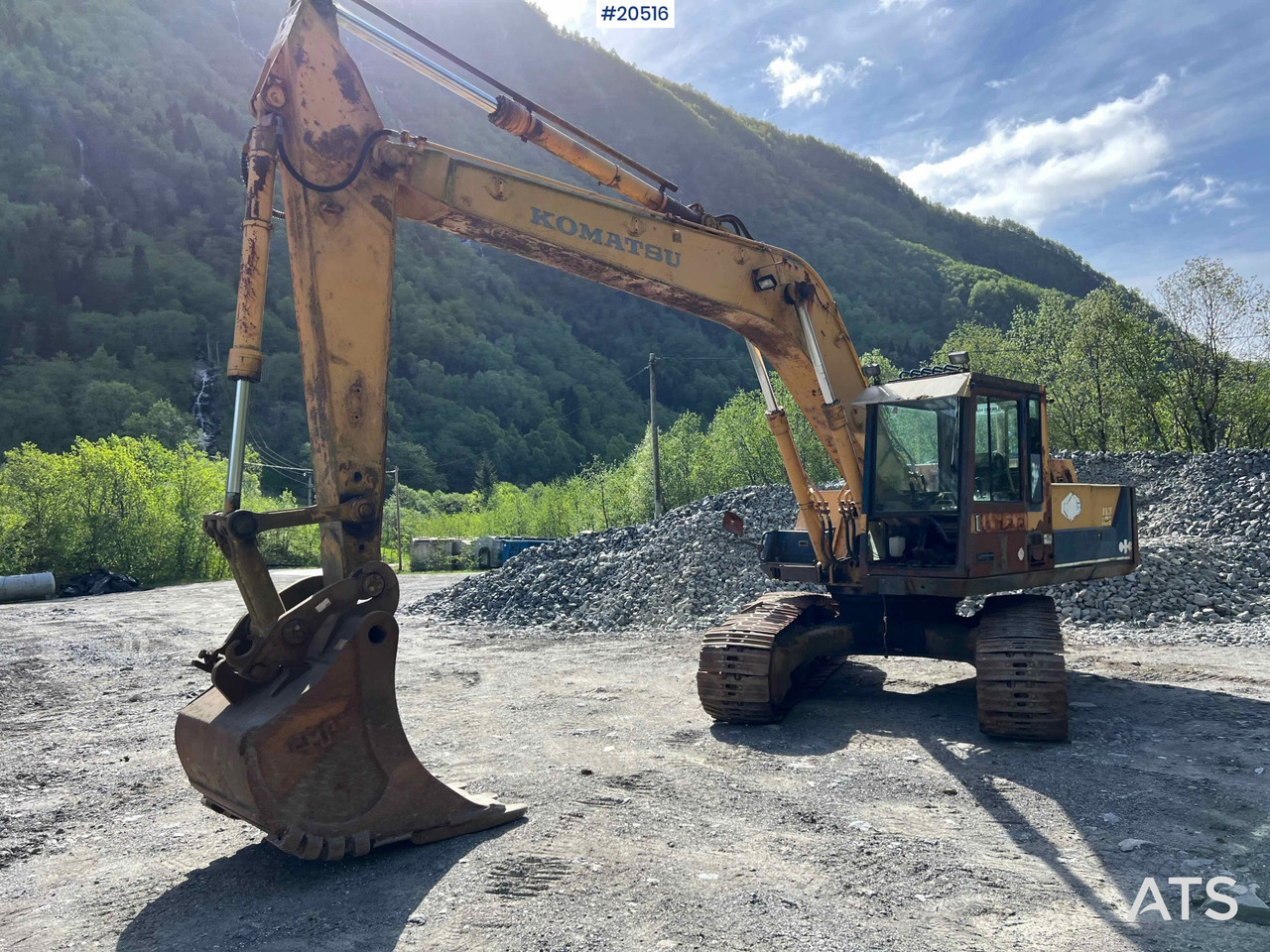 Komatsu PC200-3 - Ekskavator: gambar 3 Komatsu PC200-3 - Ekskavator: gambar 3