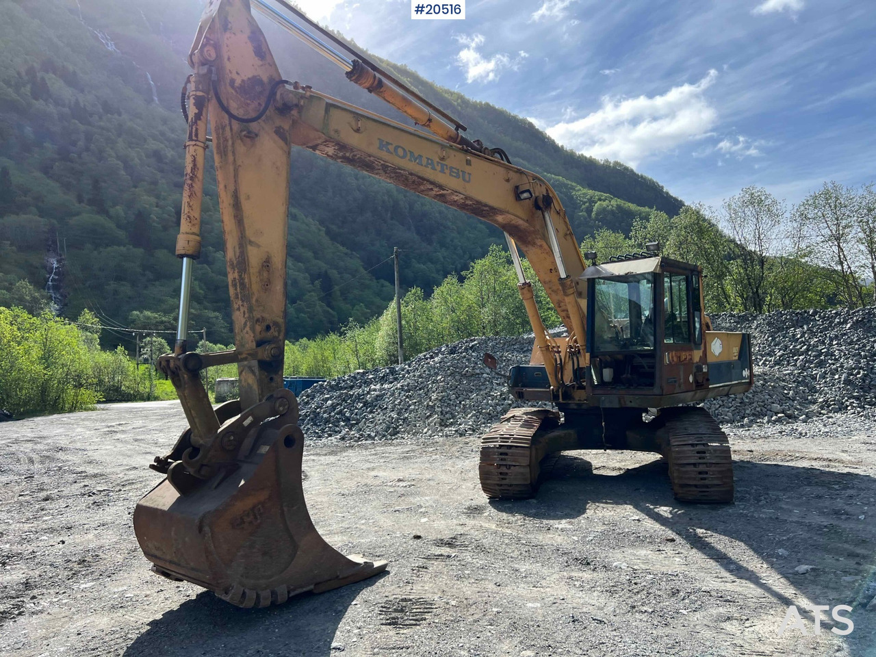 Komatsu PC200-3 - Ekskavator: gambar 4 Komatsu PC200-3 - Ekskavator: gambar 4