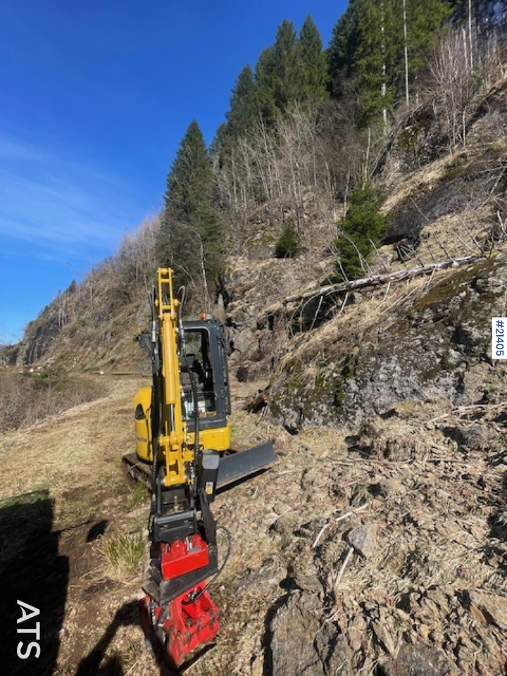 Ekskavator mini Komatsu PC24 MR-5 gravemaskin m/ pusseskuffe, rototilt, smalskuffe, graveskuffe og klype: gambar 9