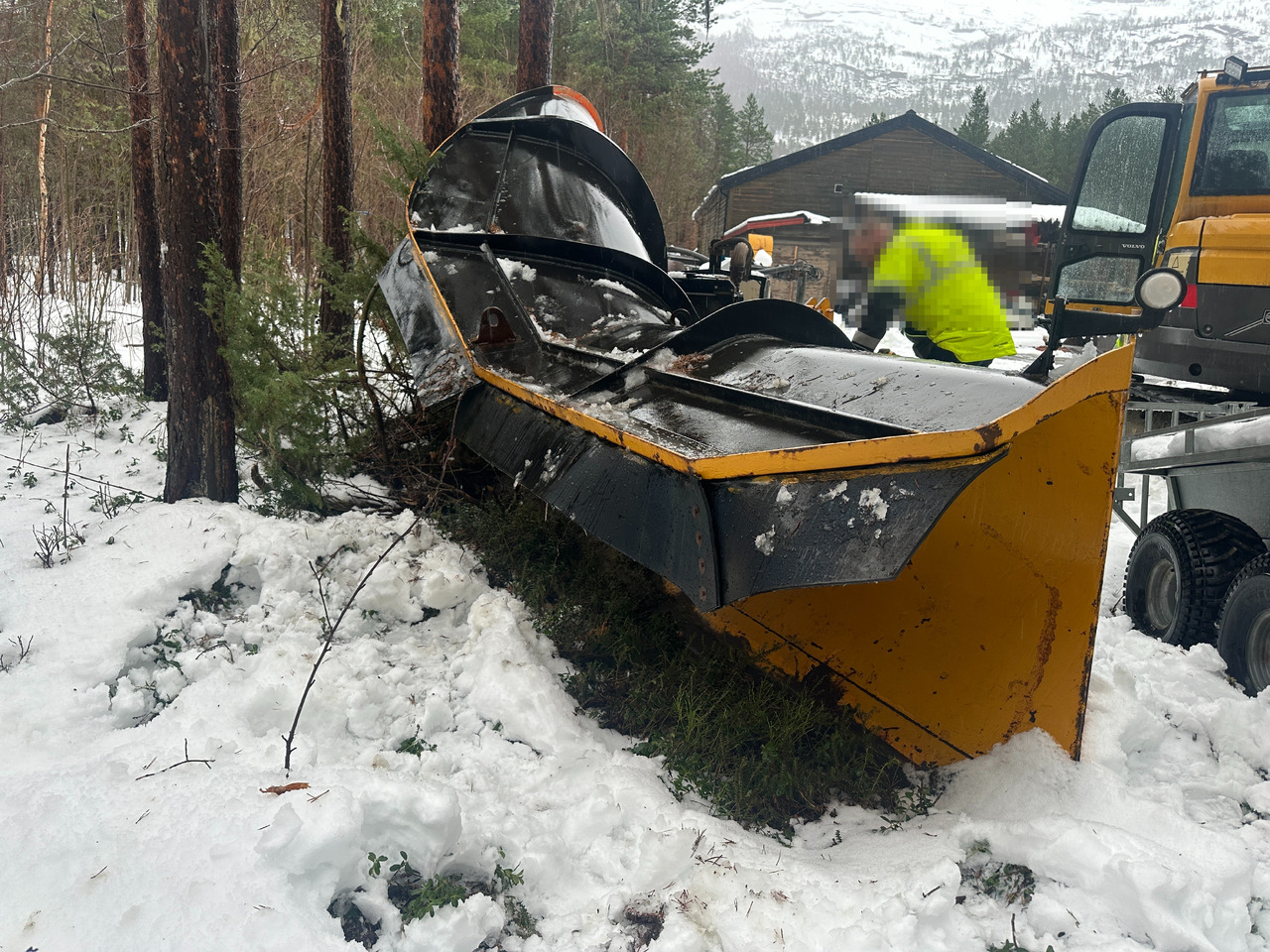 GMI 1997 GMI KDA 260 diagonalplog - Lampiran untuk Truk: gambar 1 GMI 1997 GMI KDA 260 diagonalplog - Lampiran untuk Truk: gambar 1